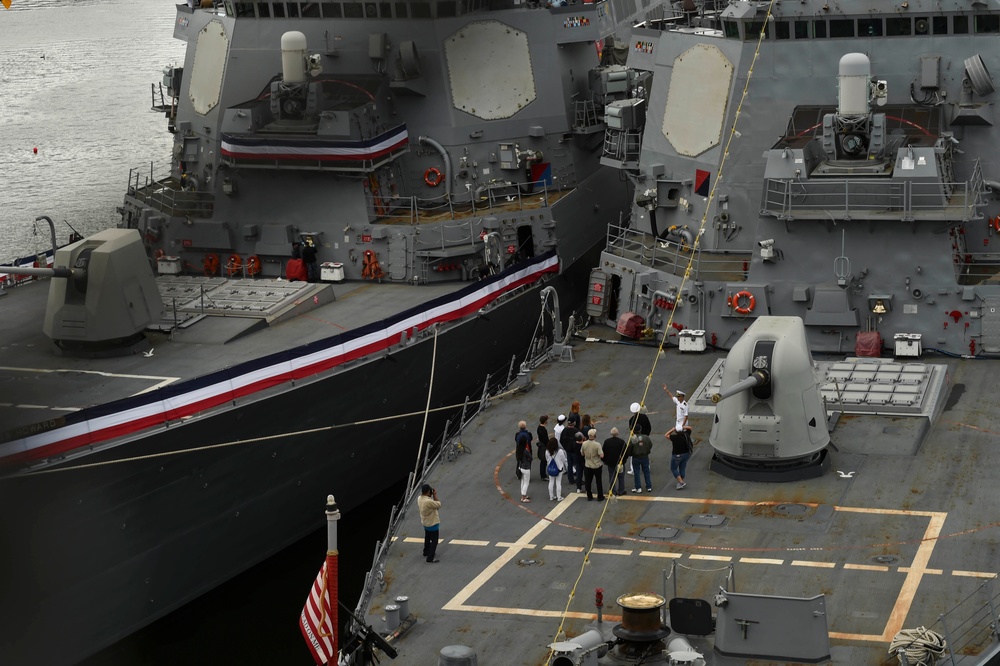 U.S. Third Fleet ships in PDX for Rose Fest Fleet Week