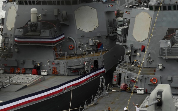 U.S. Third Fleet ships in PDX for Rose Fest Fleet Week