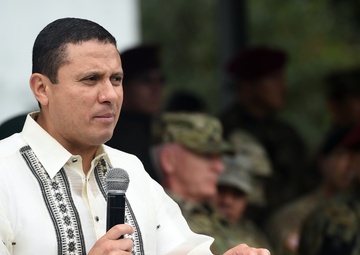 U.S. and Guatemalan officials attend BEYOND THE HORIZON 2016 GUATEMALA closing ceremony