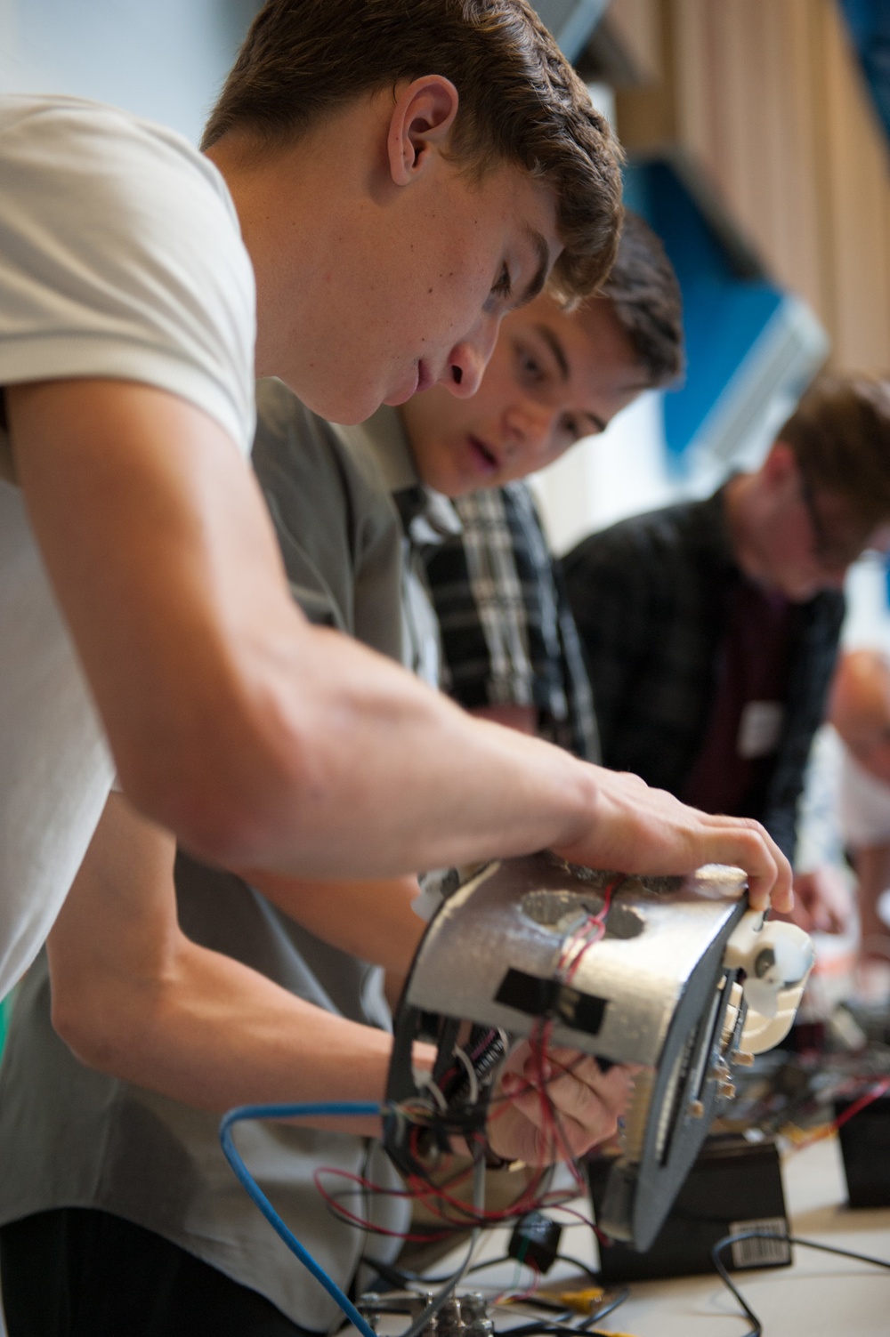 Kitsap Sailors Volunteer at Bremerton ROV Competition