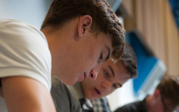 Kitsap Sailors Volunteer at Bremerton ROV Competition