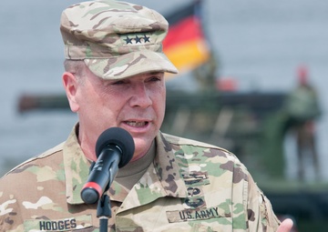 Polish President Observes Engineering Capabilities