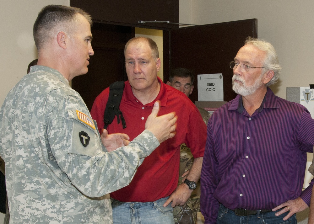 Congressional Delegation Visits 36th Infantry Division at Fort Hood