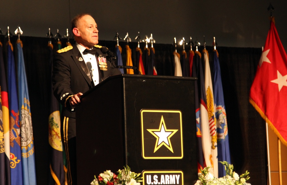 ESPN Anchor Kenny Mayne talks leadership at I Corps Army Birthday Ball