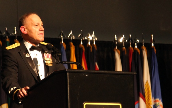ESPN Anchor Kenny Mayne talks leadership at I Corps Army Birthday Ball