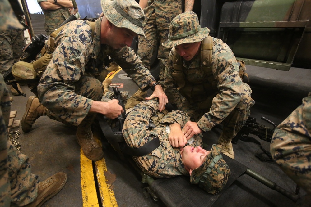 2/2 MARINES AND SAILORS PRACTICE COMBAT LIFE SAVING TECHNIQUES ONBOARD THE USS ASHLAND (LSD 48)