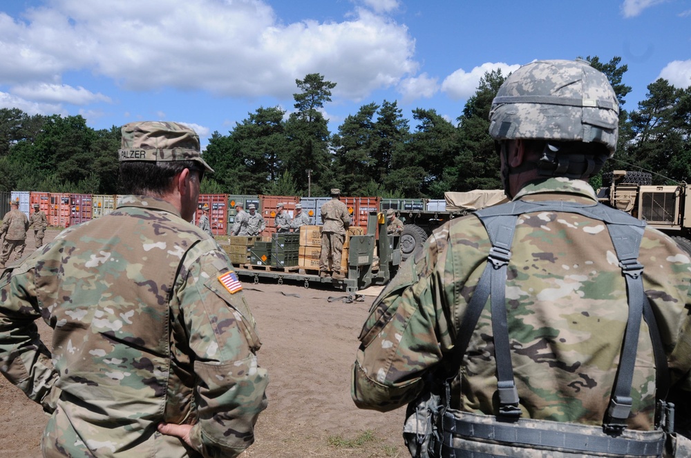 Generals visit 592nd OD Co and 10th BEB