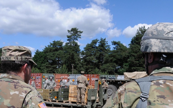 Generals visit 592nd OD Co and 10th BEB