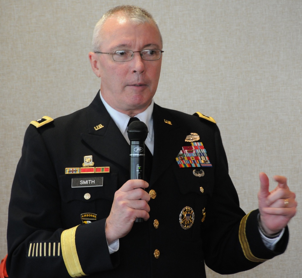 Army Reserve joins in Congressional Roundtable at Yellow Ribbon event