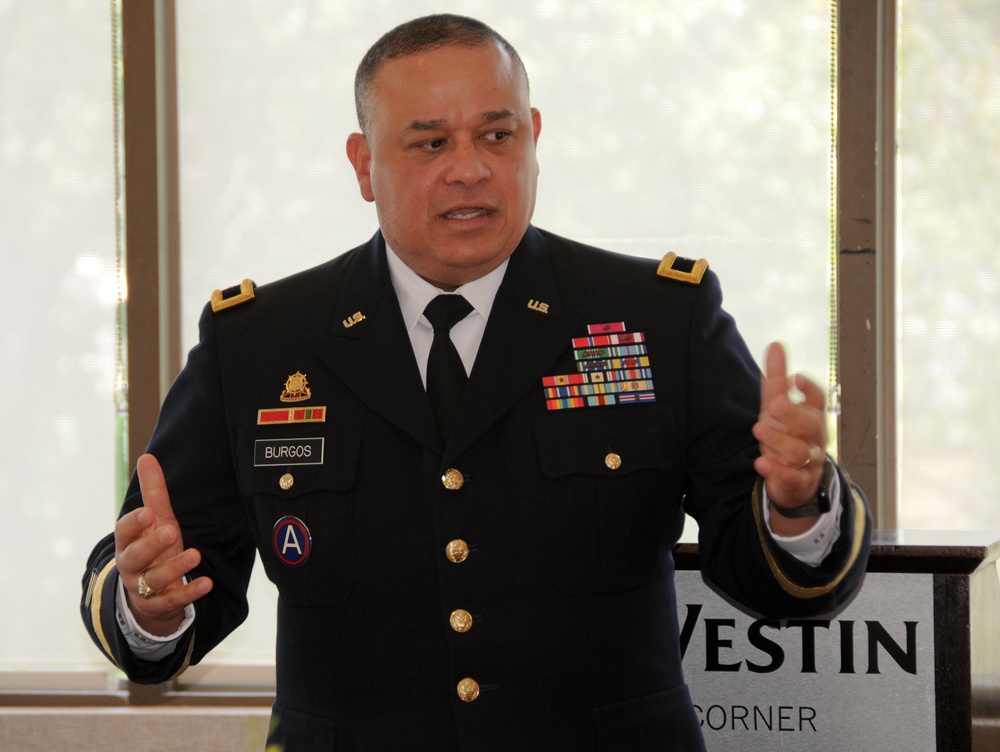 Army Reserve joins in Congressional Roundtable at Yellow Ribbon event