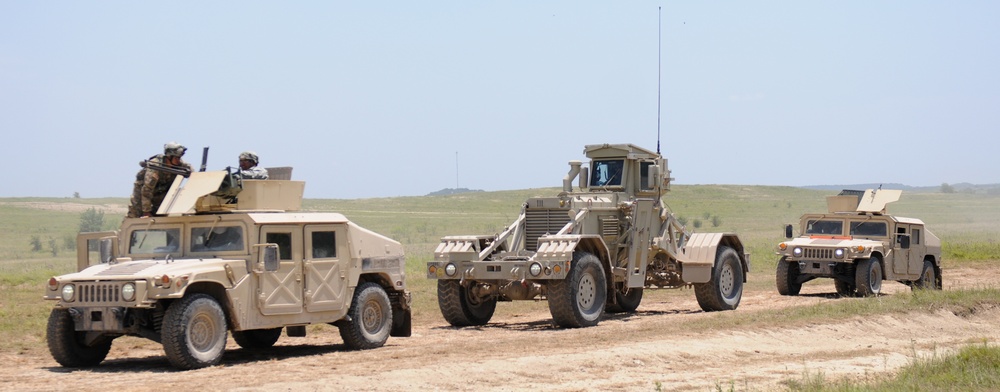 Army Reserve's 321st Engineer Company trains with Guard Armored Brigade during MiBT