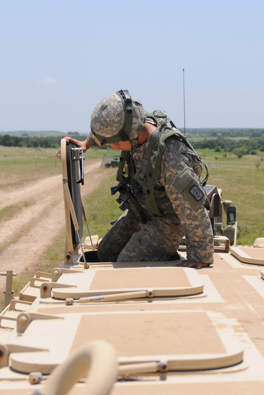 Army Reserve's 321st Engineer Company trains with Guard Armored Brigade during MiBT