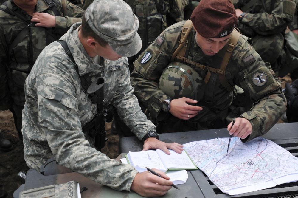 Missouri National Guard soldiers teach Polish army to ‘shoot, move, communicate’ during Exercise Anakonda 2016