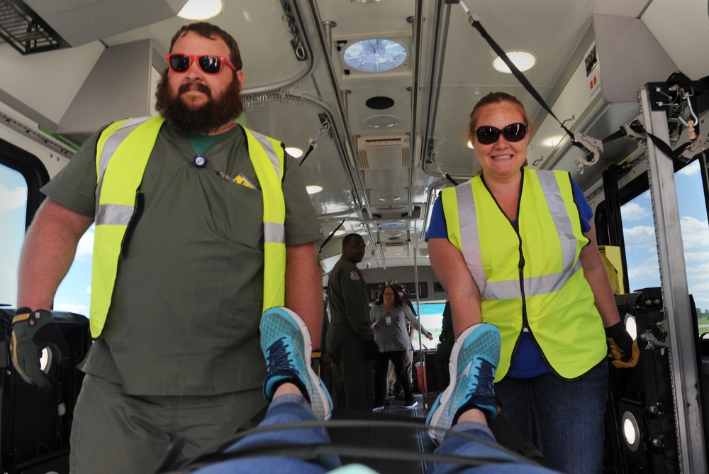 375th Aeromedical Evacuation Squadron trains Department of Veteran Affairs personnel