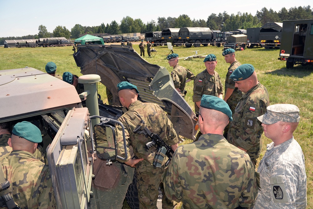 NC GUARD AND POLISH ARTILLERY SOLDIERS BRING OUT THE BIG GUNS (AND ROCKETS TOO)