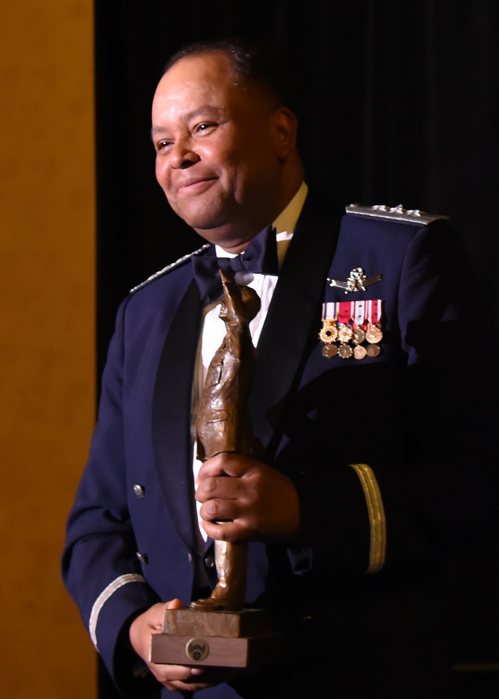 SMC commander receives the General Bernard A. Schriever Space Leadership Award