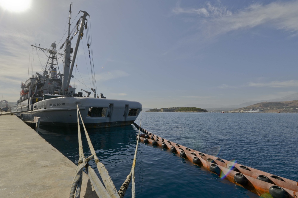 Military Sealift Command rescue and salvage ship USNS Grapple (T-ARS-53) arrives in Souda Bay, Greece