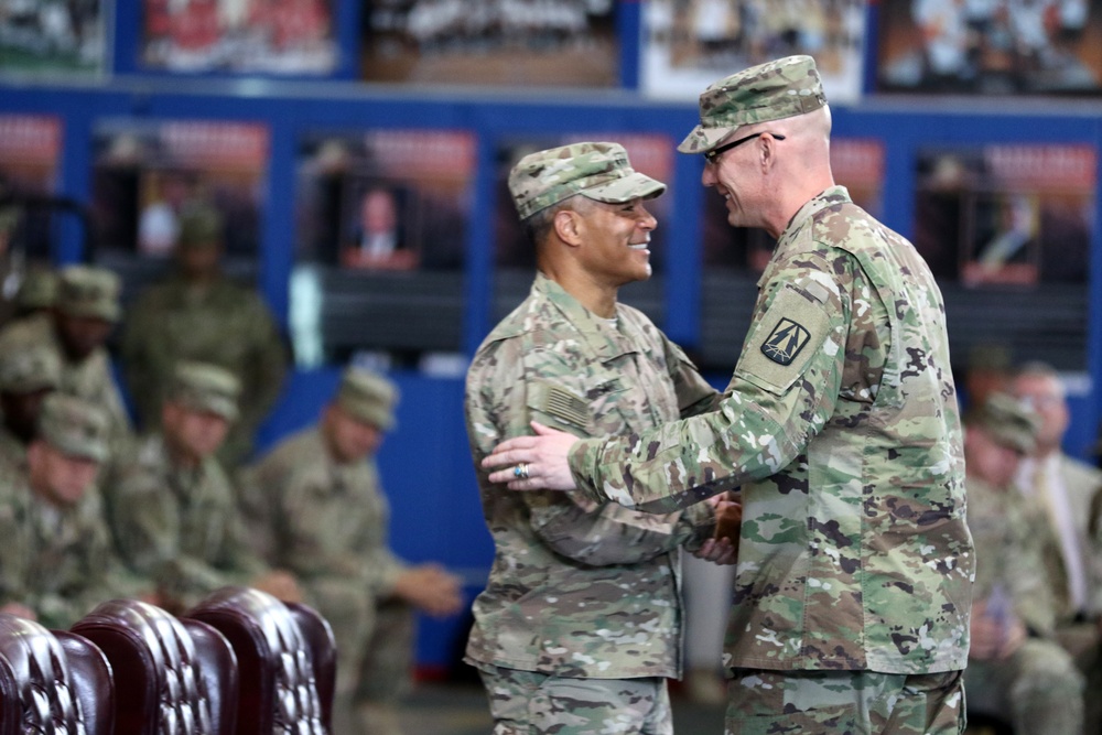 335th Signal Command (Theater) (Provisional) welcomes new commander