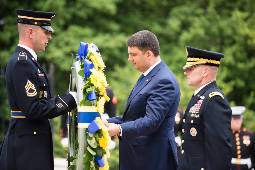 Prime minister of Ukraine lays a wreath at the Tomb of the Unknown Soldier