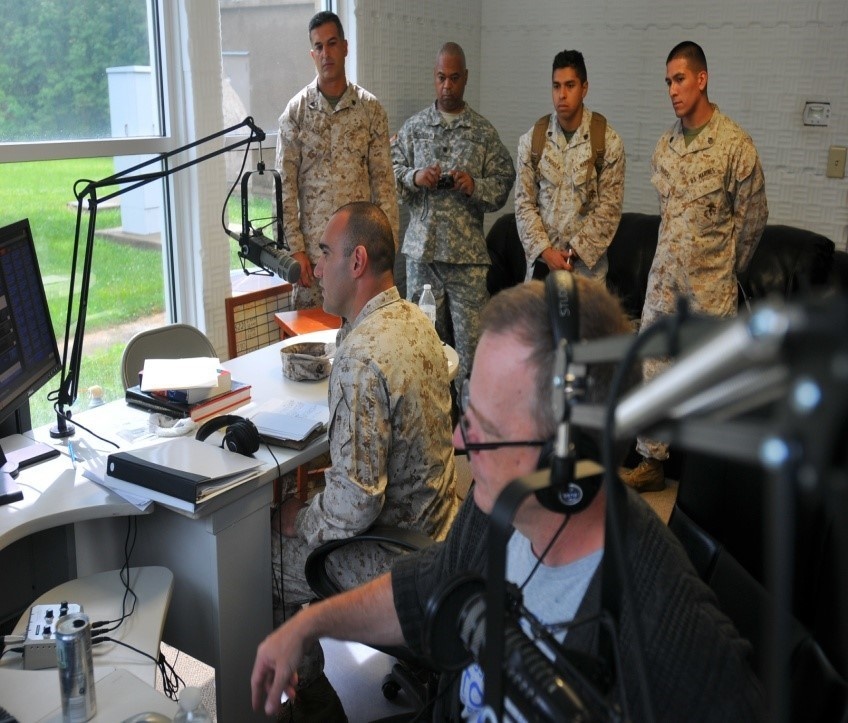Marines conduct radio training