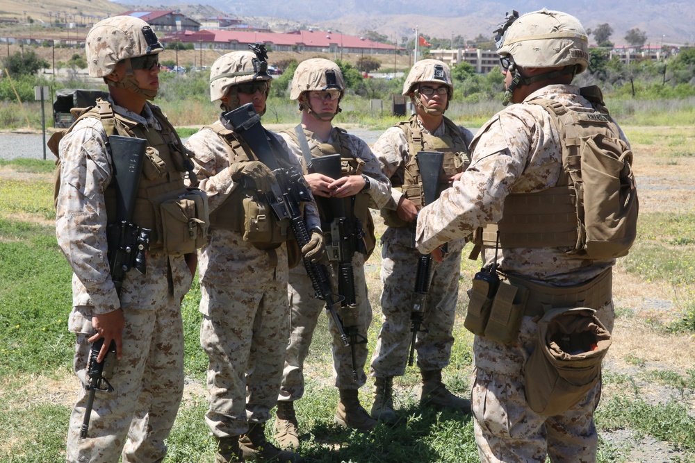 Unknown distances, definite aim: 11th Marines execute Table 3 rifle qualification
