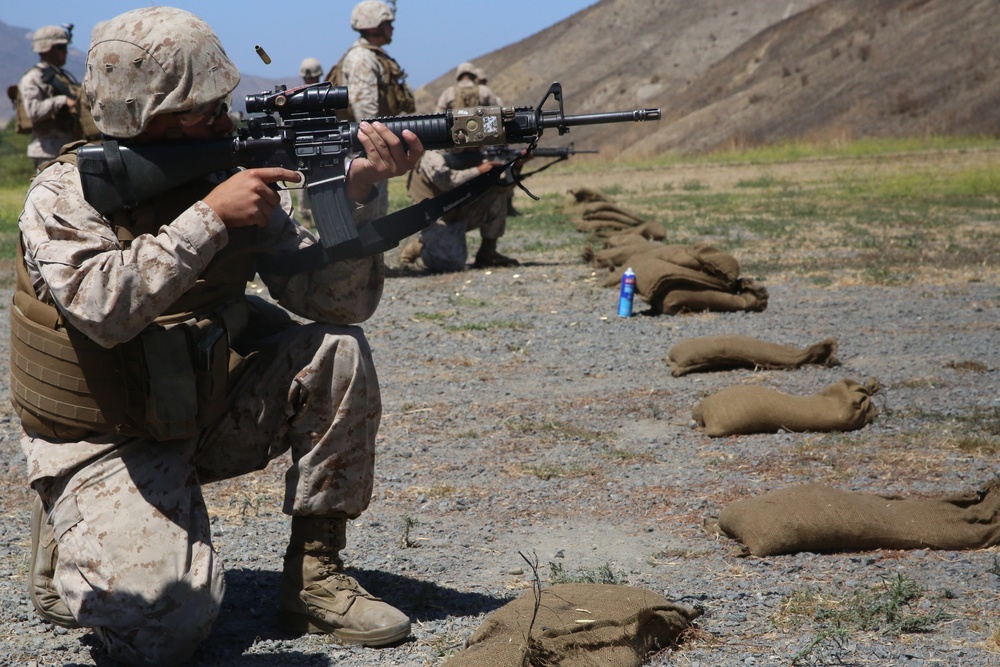 Unknown distances, definite aim: 11th Marines execute Table 3 rifle qualification