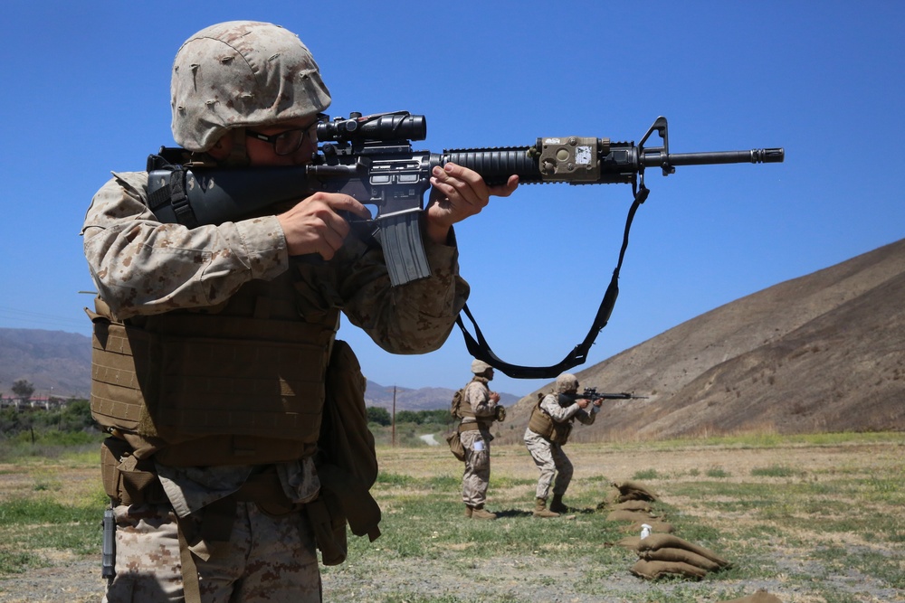 Unknown distances, definite aim: 11th Marines execute Table 3 rifle qualification