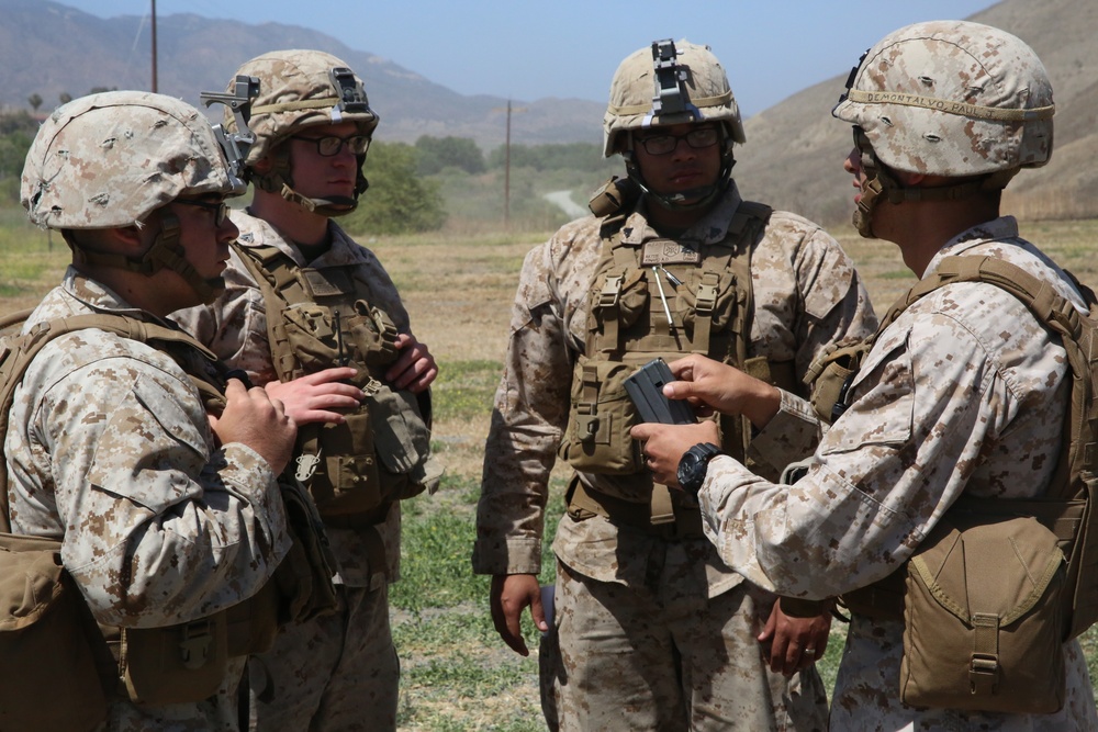 Unknown distances, definite aim: 11th Marines execute Table 3 rifle qualification