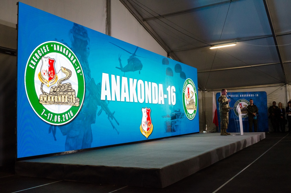Exercise Anakonda 2016: Explosive Demonstration Summarizes Exercise for Distinguished Guests