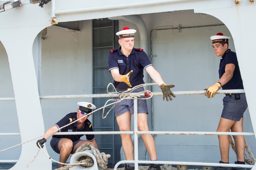 Sailors prepare for exercise in Jamaica