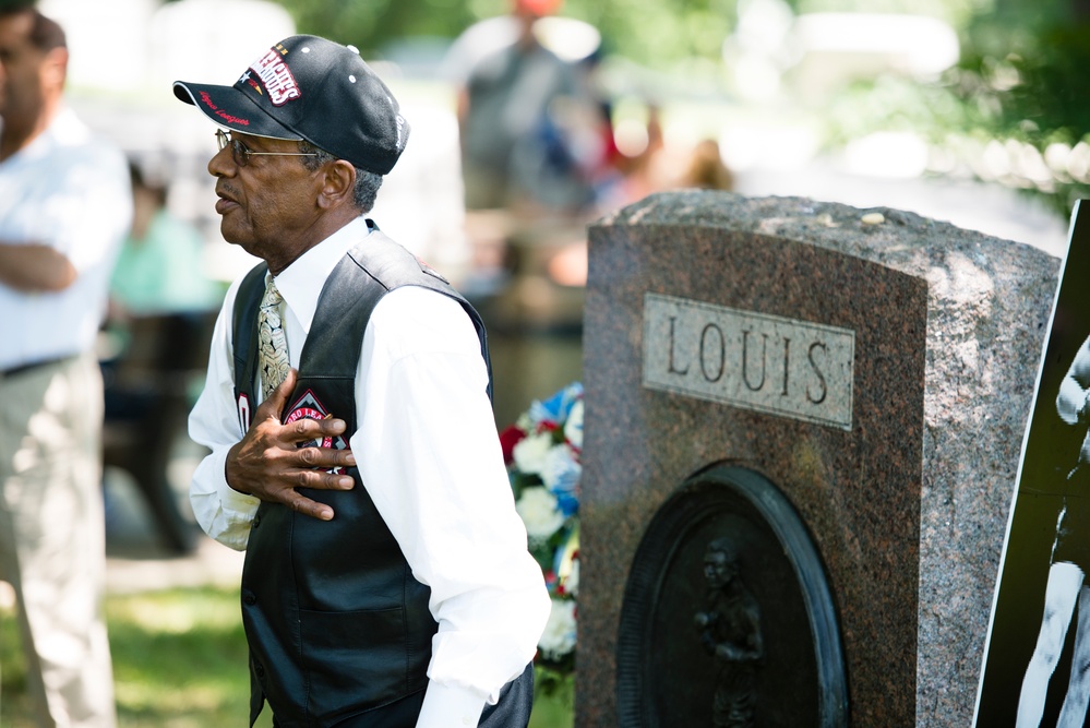 Wreath laying ceremony to remember Joe Louis “The Brown Bomber” in Arlington National Cemetery