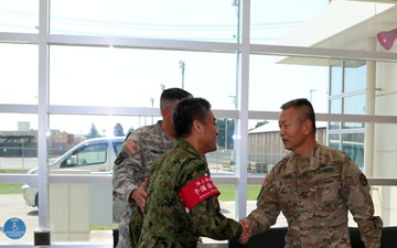 Curda visits U.S., JGSDF Servicemembers at Imua Dawn 2016