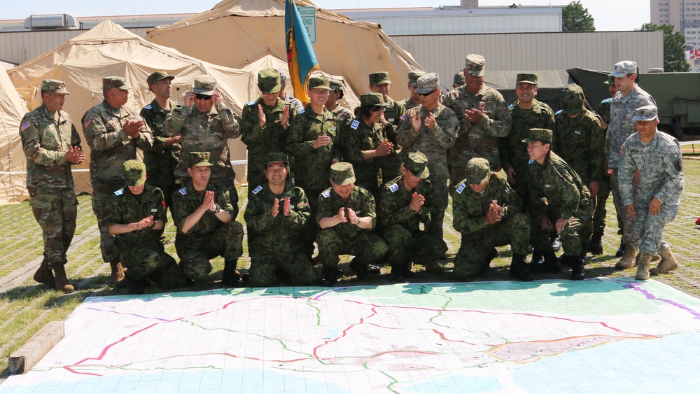 BG Curda visits U.S. and JGSDF service members at Imua Dawn 2016