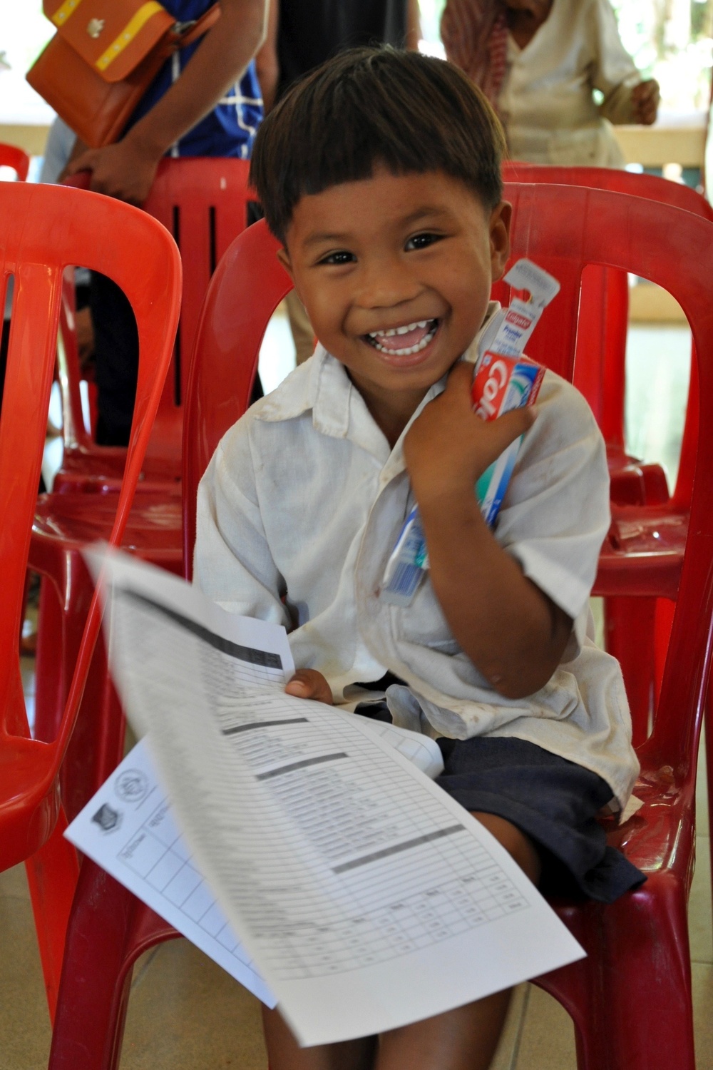 Schoolchildren take field trip to visit Pacific Angel dentists