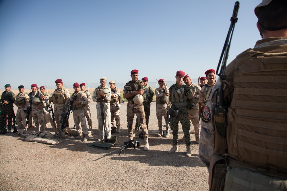 Iraqi soldiers conduct sniper rifle training