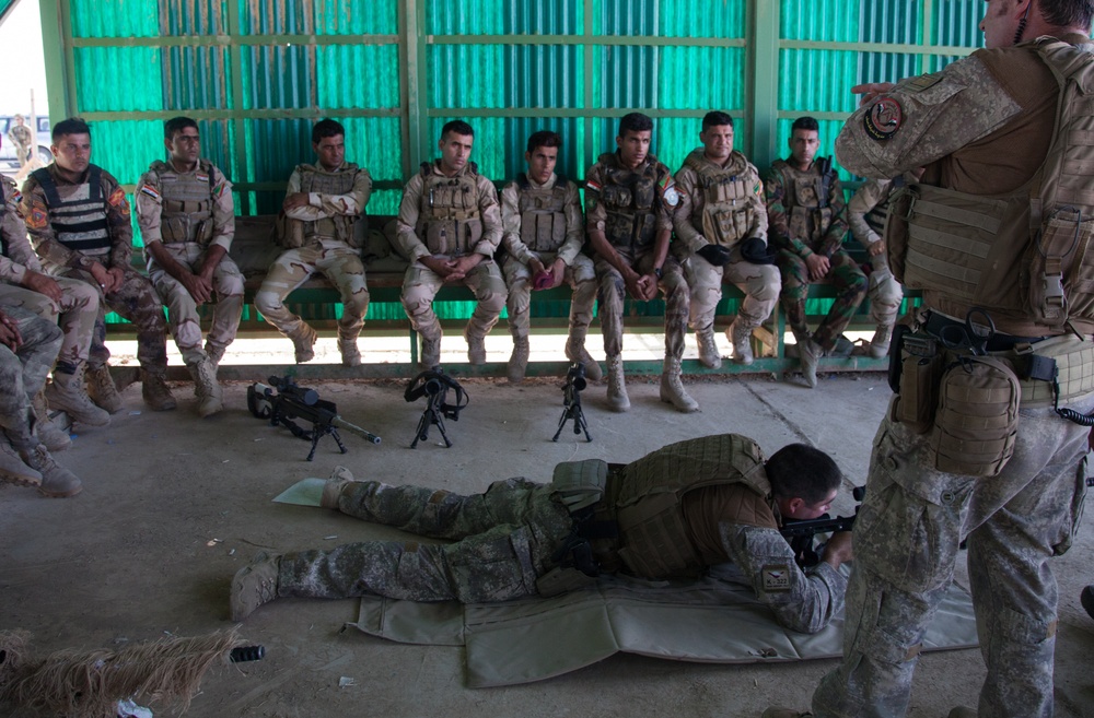 Iraqi soldiers conduct sniper rifle training