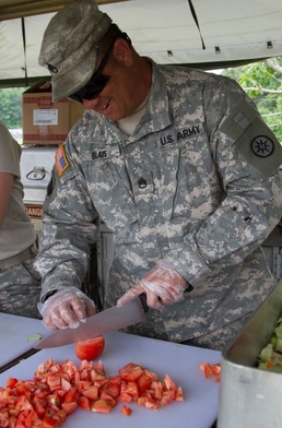 Long hours, hard work to ensure Soldiers get hot food