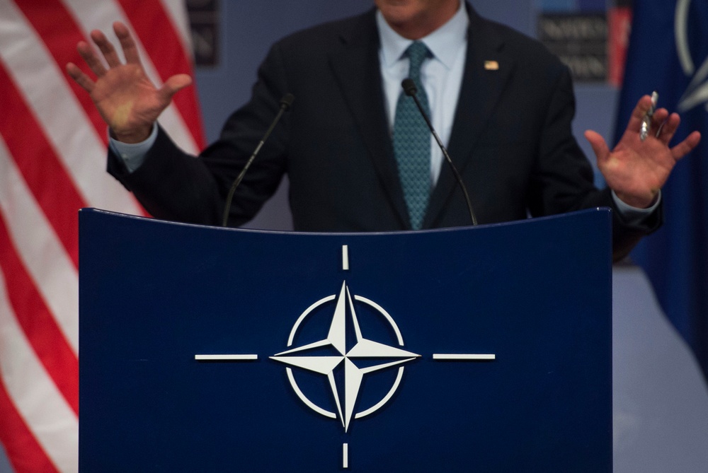 SD attends NATO Ministerial