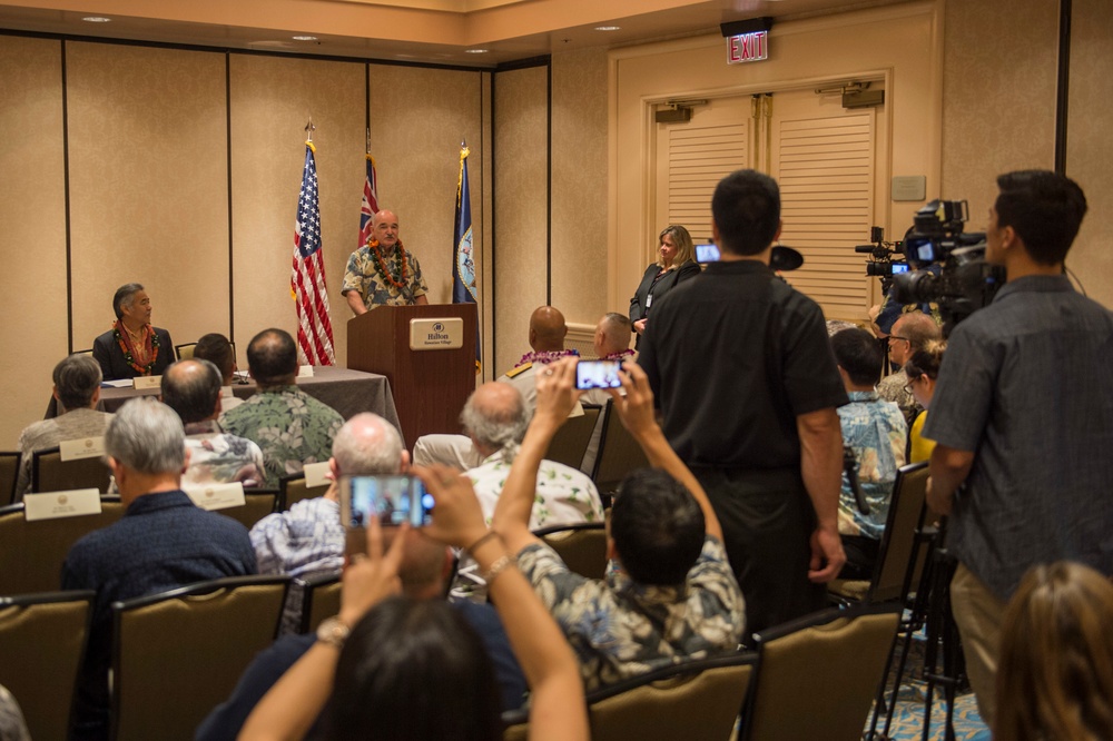Navy, Hawaii Sign Memorandum of Understanding