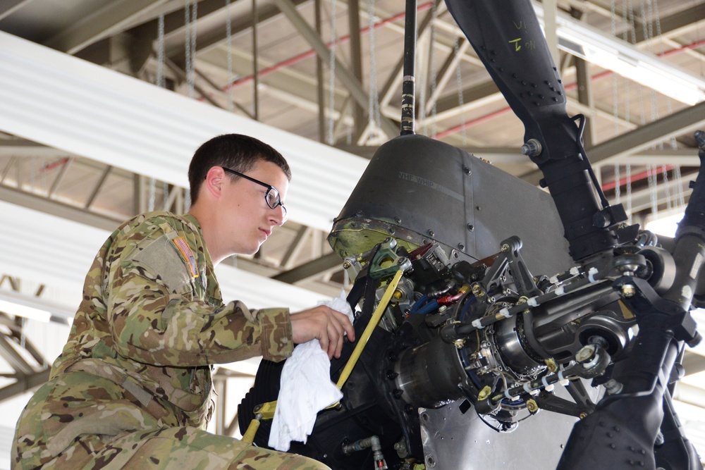 Charlie Company, 1st Battalion, 3rd Aviation Regiment (Attack Reconnaissance) Apache helicopter maintenances