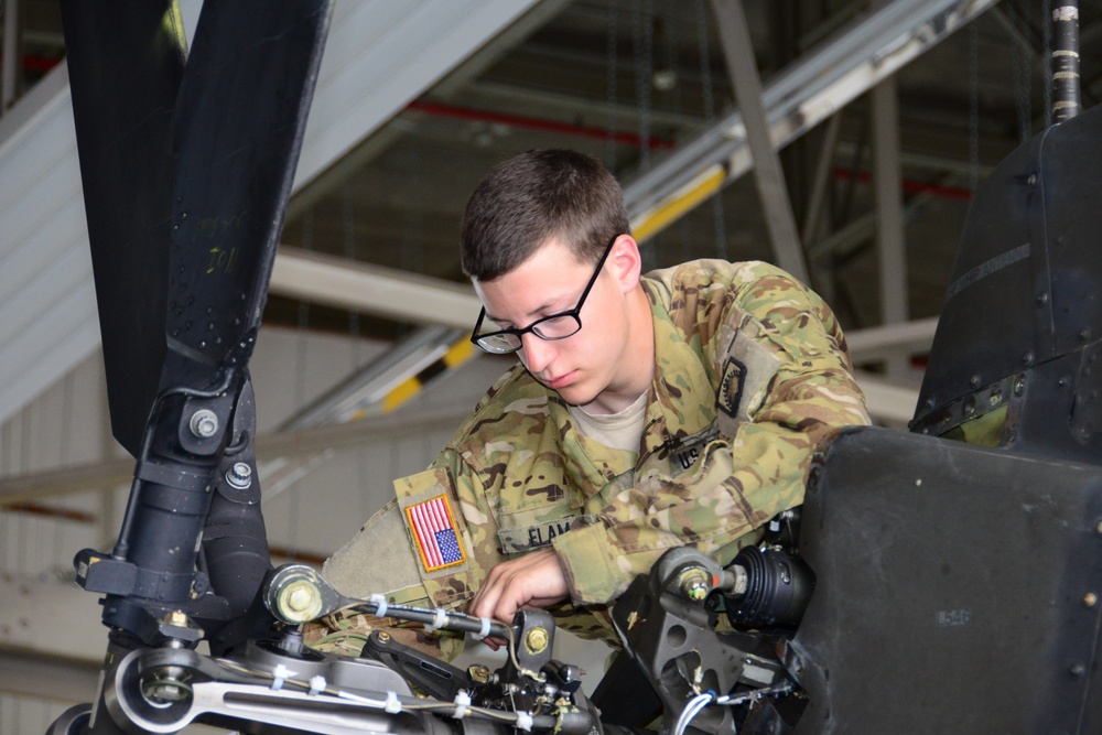 Charlie Company, 1st Battalion, 3rd Aviation Regiment (Attack Reconnaissance) Apache helicopter maintenances