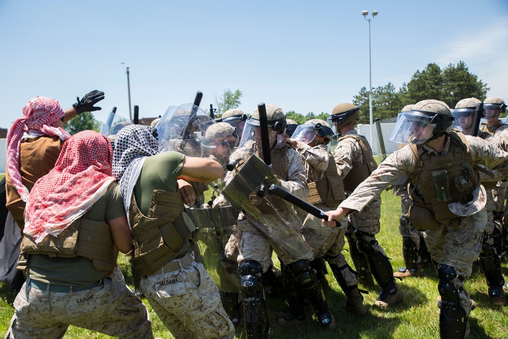 Realistic training in Indiana benefits Reserve Marines