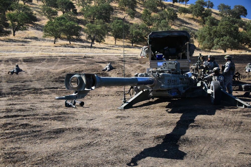 Hawaii Army National Guard Field Artillery Battalion conduct convoy operations during XCTC 2016