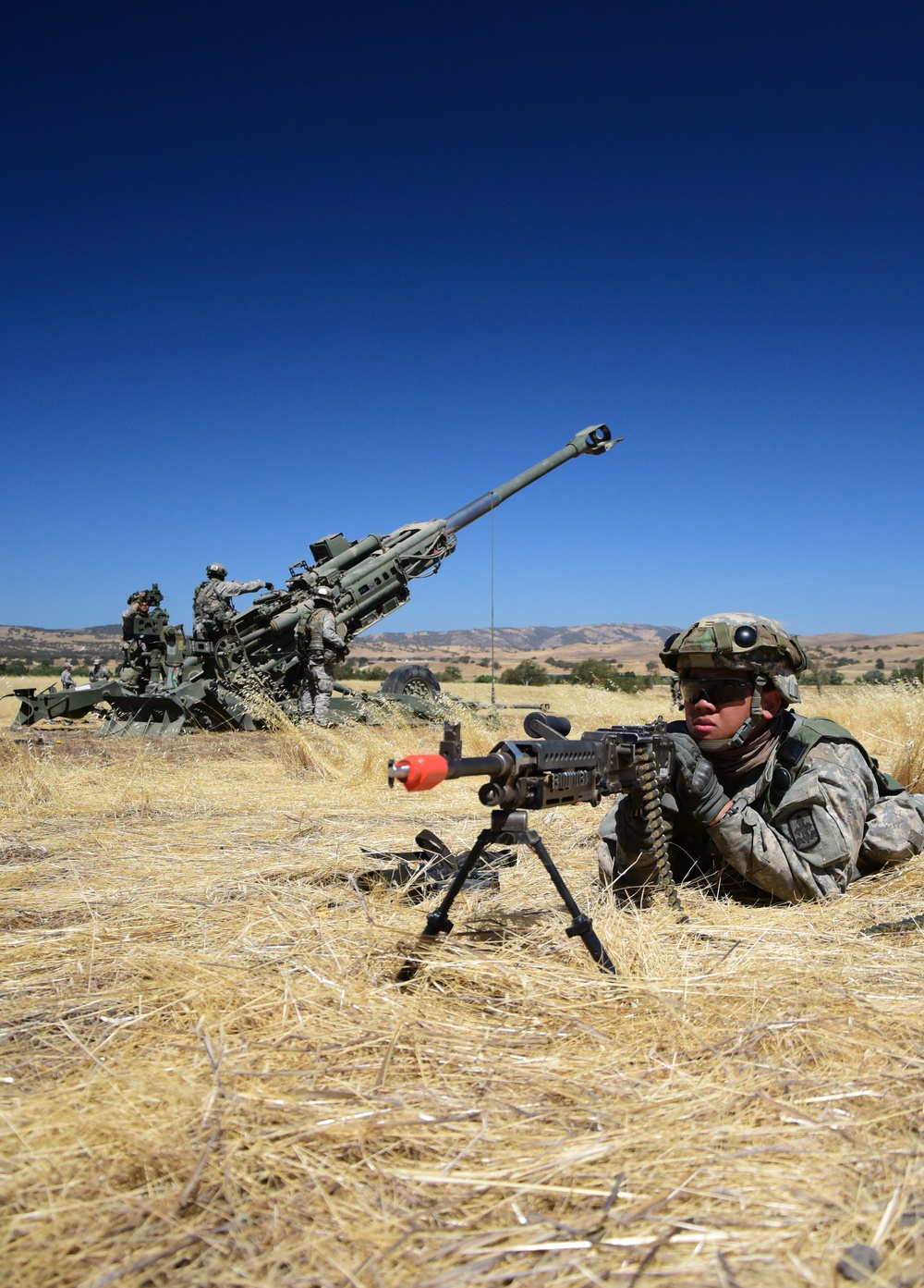 Hawaii Army National Guard Field Artillery Battalion conduct convoy operations during XCTC 2016