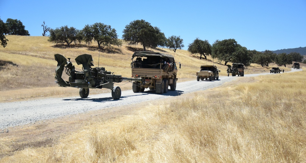 Hawaii Army National Guard Field Artillery Battalion conduct convoy operations during XCTC 2016