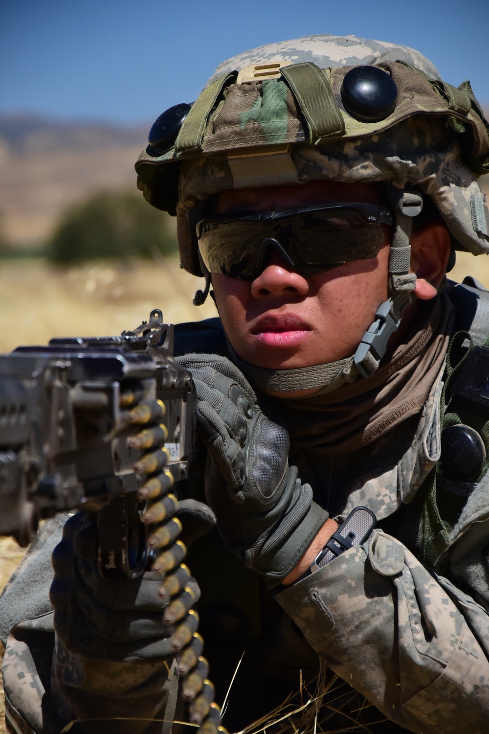 Hawaii Army National Guard Field Artillery Battalion conduct convoy operations during XCTC 2016