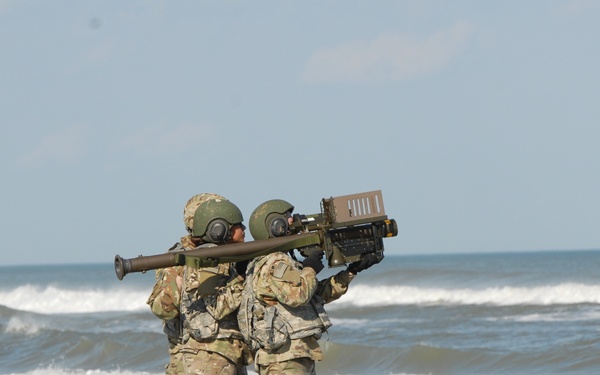 Army, Marines conduct live-fire training exercise
