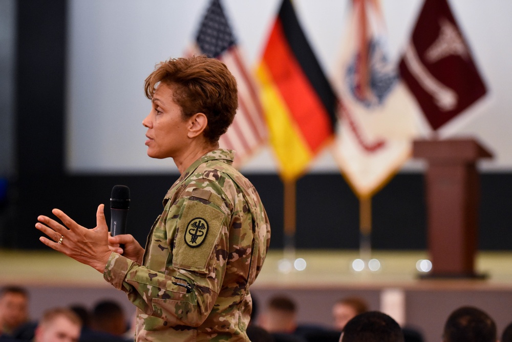 Army Medicine Europe hosts U.S. Army Surgeon General