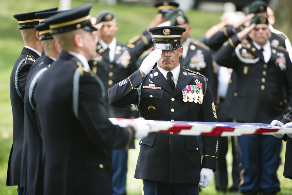 DVIDS - Images - Graveside service for U.S. Army Sgt. 1st Class Alan ...