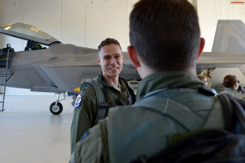 F-22 Raptor pilot reaches 1000 flying hours